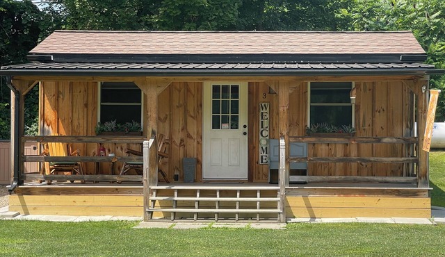 Charming cabin for 2 near Corning-Watkins Glen NY, quiet, great location.
