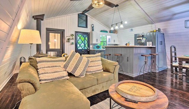 Charming Cabin Getaway: Fish, Boat + More!