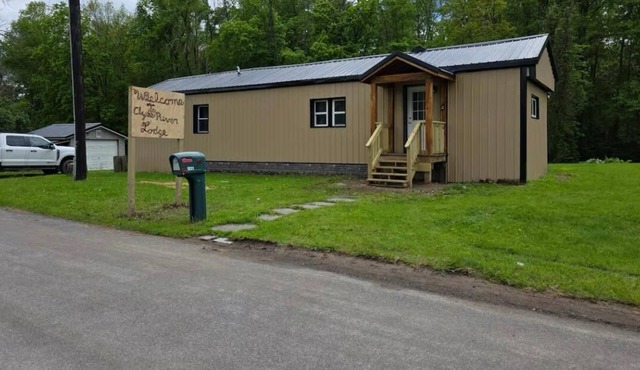 Charming Cabin in Clyde, with a relaxing hot tub!