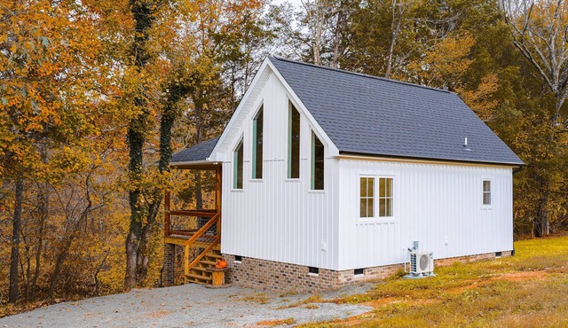 Charming cabin in lovely Louisa