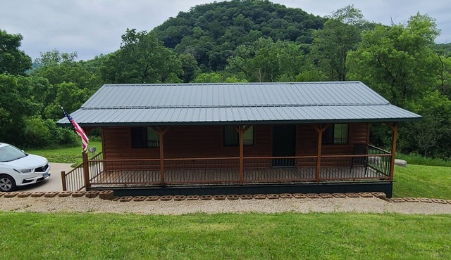 Charming Cabin in the Woods and Near the Mississippi