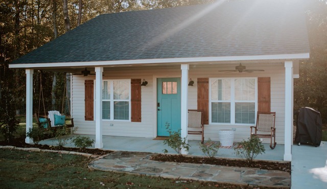 Charming cabin in the country!