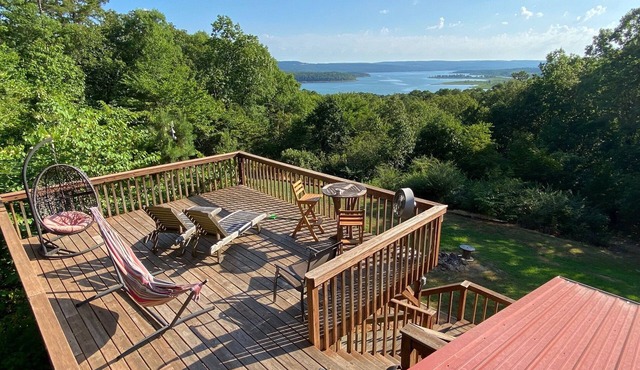 Charming Cabin! Minutes to Greers Ferry lake and Sugarloaf!