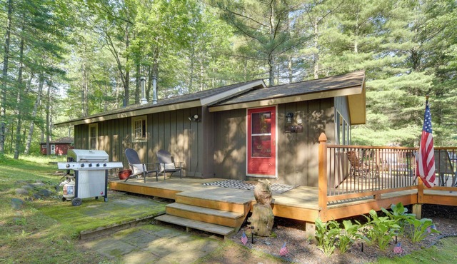 Charming Cabin on Grindstone Lake