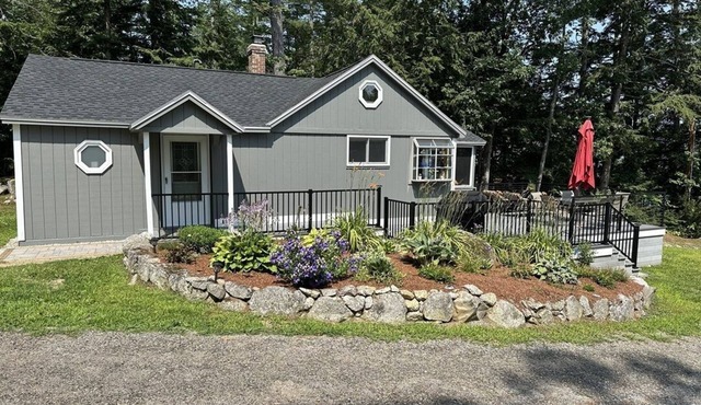 Charming cabin on Lake Winnisquam