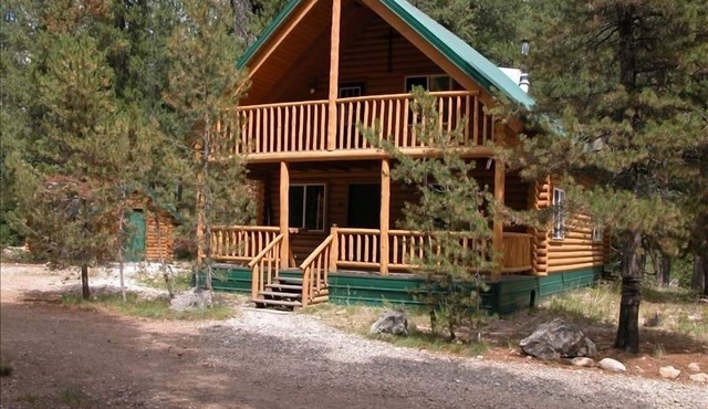 Charming Cabin on the River in the Sawtooth National Forest . Fairfield ID