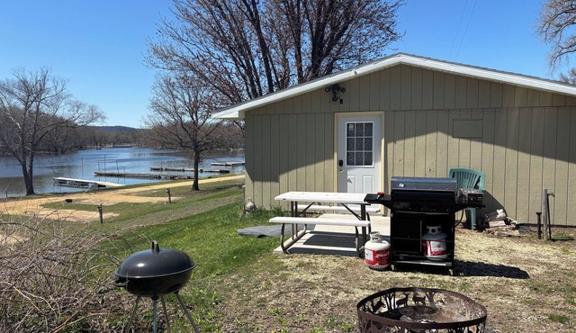 Charming Cabin on the Mississippi River