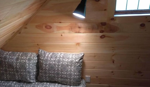 Charming cabin overlooking river Smoky mountains