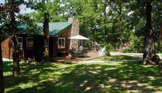 Charming cabin!Perfect lake getaway for your family or fishing trip.