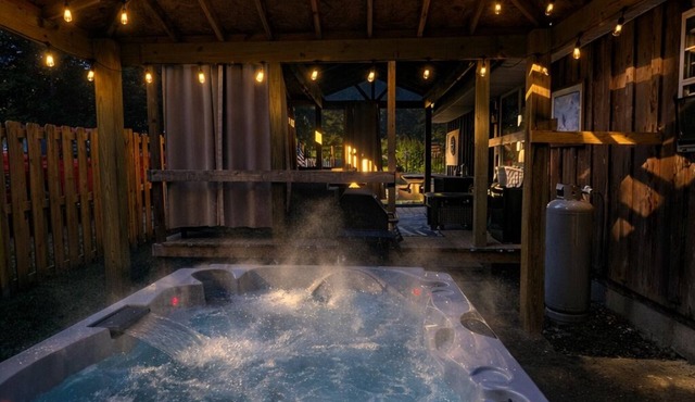 Charming cabin retreat: cozy, scenic, and perfect for a relaxing getaway!