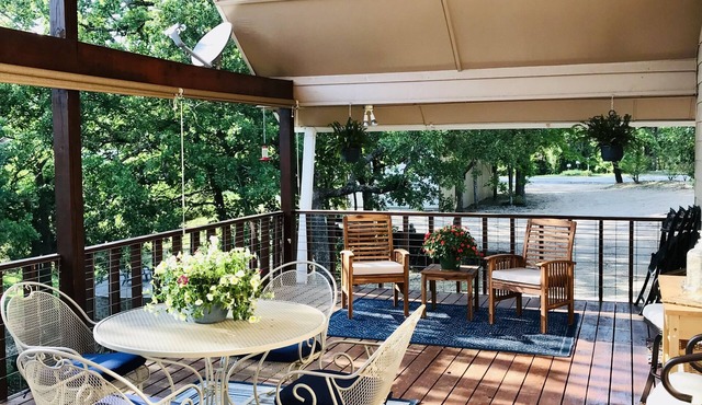 Charming Cabin Retreat near Lake Arbuckle and Turner falls.