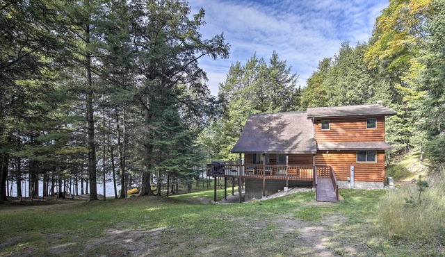 Charming Cabin w/ Lake Access & Private Dock!