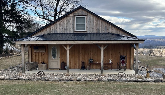 Charming Cabin - Wake up to the Epic Views, Stay for the Convenience