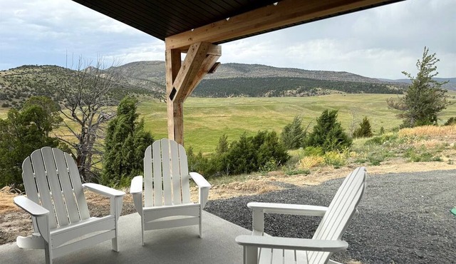 Charming Cabin with Panoramic Mountain Views near Pony in the Tobacco Root Foothills, Montana