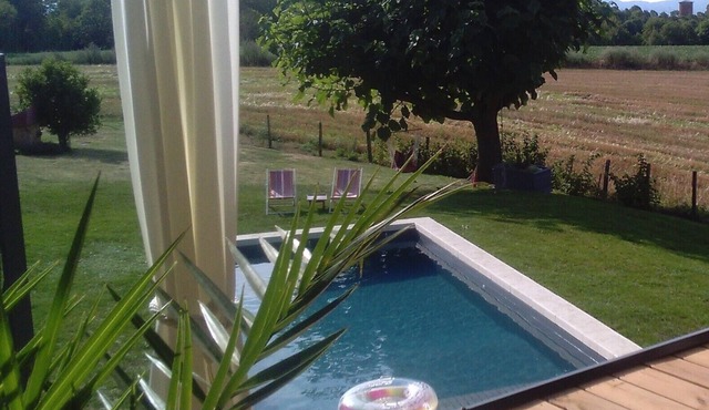 Charming "Campagne" gîte in a peaceful natural setting with swimming pool