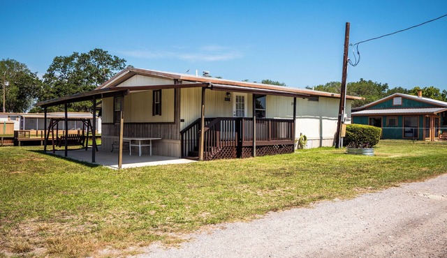 Charming Canal Waterfront 3/2 in Salt Springs
