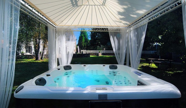 Charming Cantalien house with private SPA