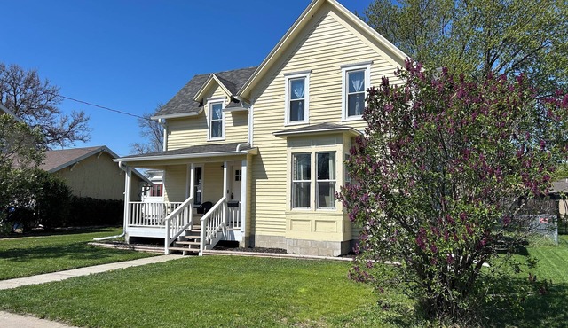 Charming Canton Getaway: 25 mins from Sioux Falls!