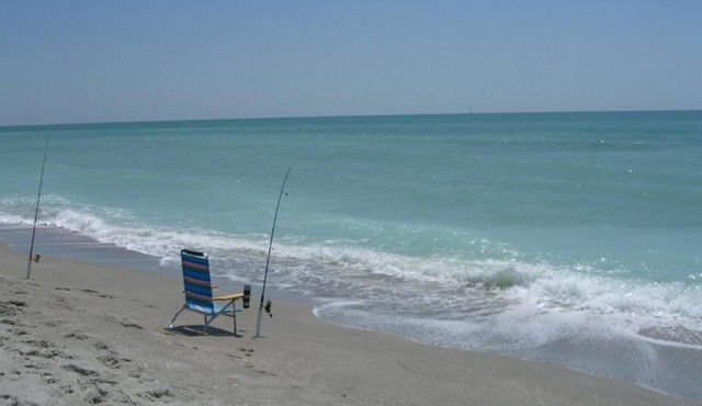 Charming Captiva Cottage with private pool, 300 steps from beach