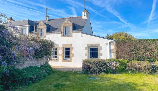 Charming Carnac cottage with unique view of the standing stones