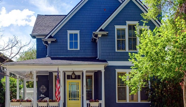 Charming Carriage House In Prospect New Town