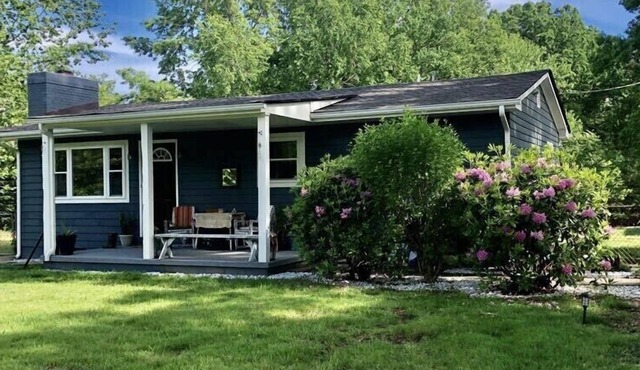 Charming Casa Azul near most famous wineries and Hikes!