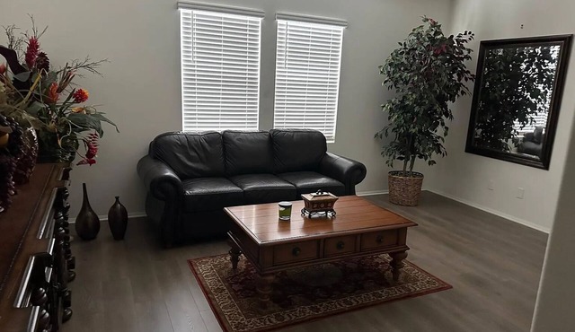 Charming Casita with private entrance in beautiful and secure neighborhood.