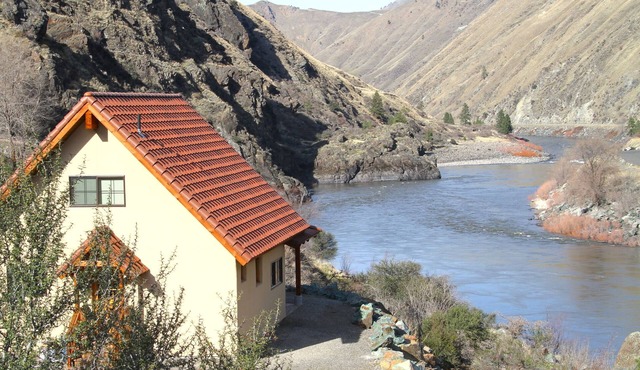 Charming Casita With Spectacular River Views