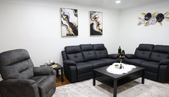 Charming, Central, Cozy Home - Ideal