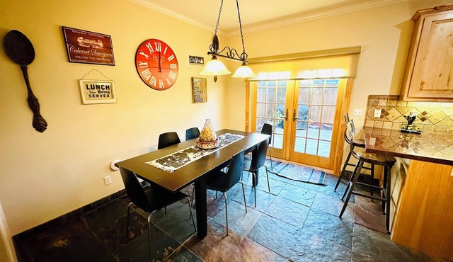 Charming & Central 2200 sq. feet house in Davis walking distance to everywhere