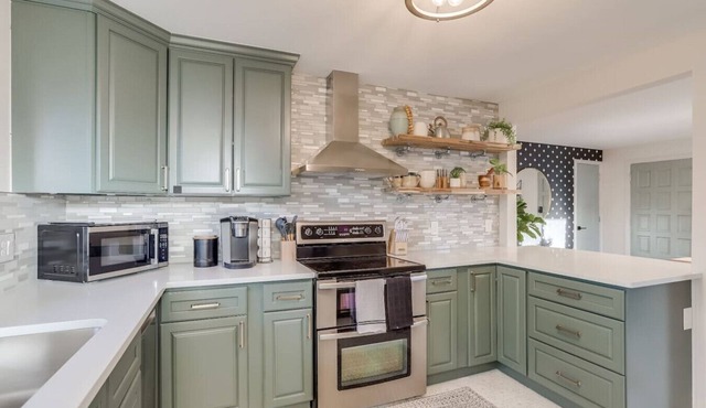 Charming Central Denver Bungalow | HOT TUB