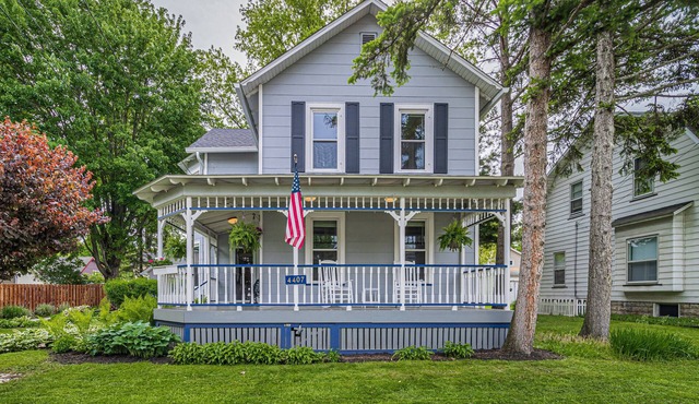 Charming century home in the heart of Willoughby walking distance to everything!