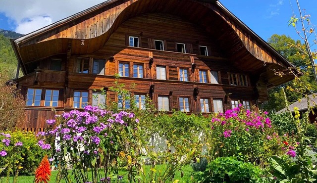 Charming 2-bedroom Lodge in serene Simmental in Bernese Oberland, Switzerland
