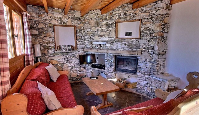 Charming Chalet in Vallandry, 10 ppl, near slopes, Wifi