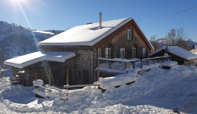 Charming chalet 10 pers 4 Stars SPA 5 pers all year round near ski resorts