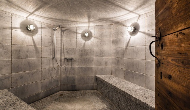 Charming Chalet | 5 Bedrooms | Chalet Axel | Open Fire & Champagne on Arrival