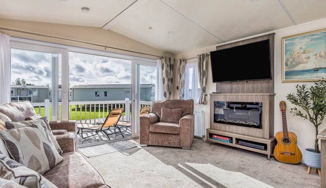 Charming Chalet at Lakeside Park - Pass the Keys