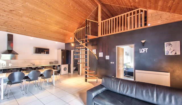 Charming Chalet in Ney with Pool Access