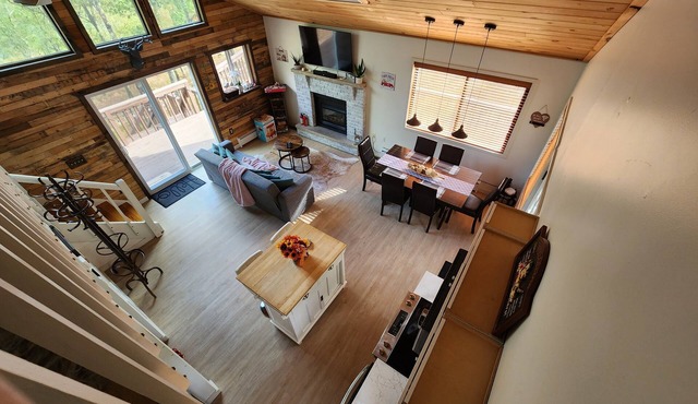 Charming Chalet on Masthope Mountain. Close to all mountain amenites.