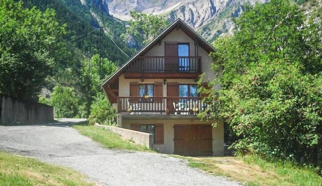 Charming chalet overlooking the mountains, near the Ecrins, 3 bedrooms