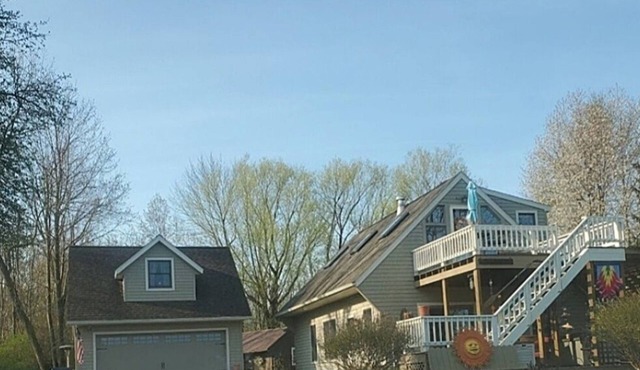 Charming Chalet with Cozy and Serene Lake Views