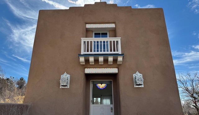 Charming Chapel Sanctuary Close to Canyon Rd.