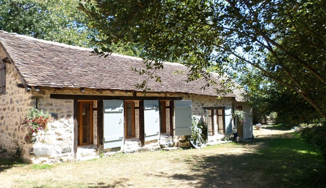 Charming character cottage in the heart of the French lake district