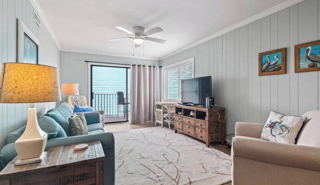 Charming Cherry Grove 2BR w/Relaxing Pool & Stunning ocean view