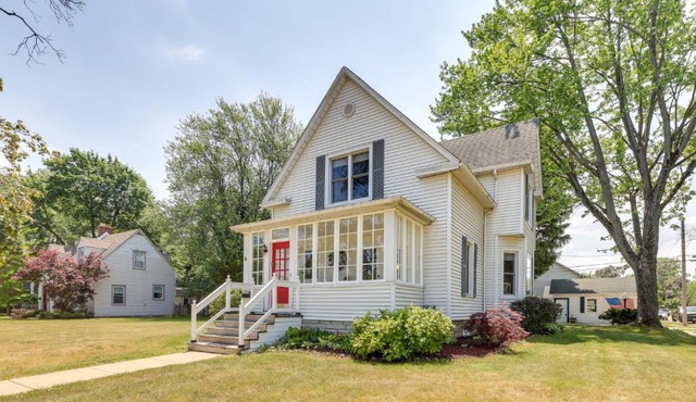 Charming Chesterton Home with Idyllic Location!