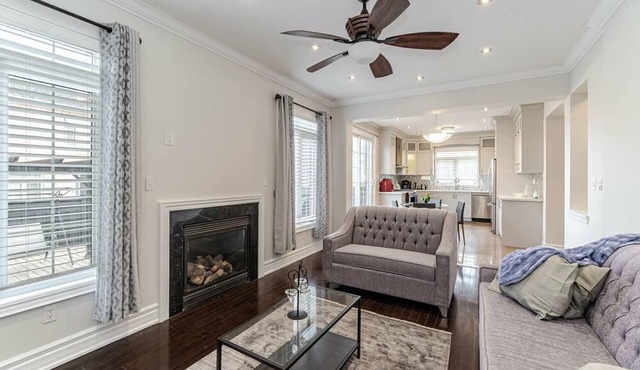 Charming & Chic: 5-bedroom Villa