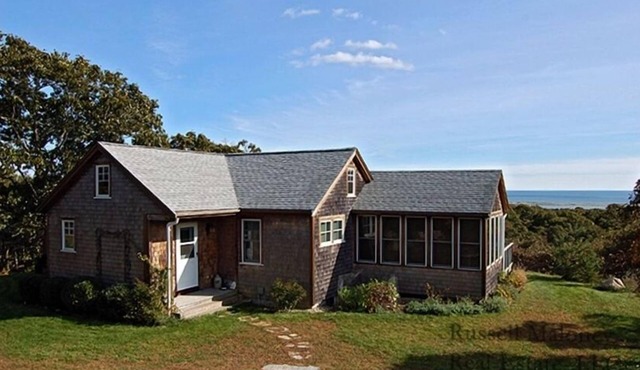 Charming Chilmark Cottage With Big Atlantic View; Private Pond And Beach