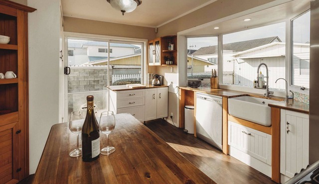 Charming City-Central Holiday Home