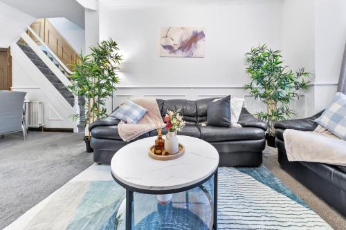 Charming City Retreat,4 Bedroom House,Garden,Free Parking