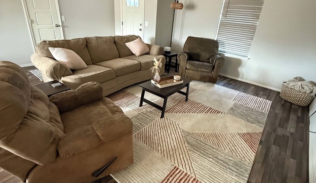 Charming, Clean, and Cozy 3-bedroom house in Wagoner